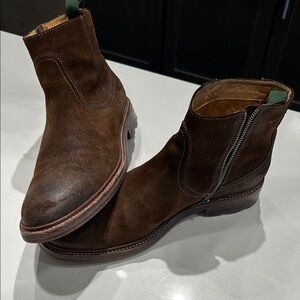 Johnston and Murphy Men's chocolate Brown suede Barrett Leather Boots.
